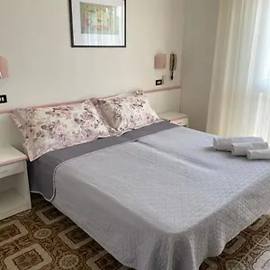 Rosy 3*, Rimini Italia
